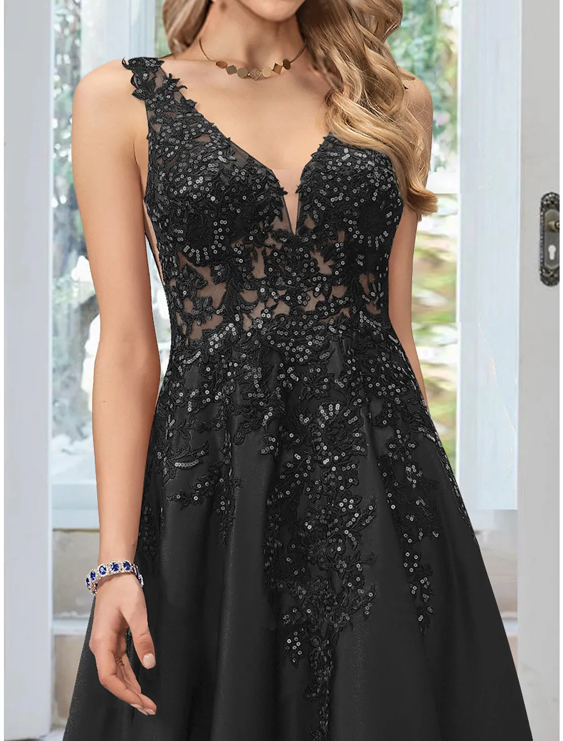 A-Line Evening Gown Floral Dress Formal Black Tie Floor Length Sleeveless V Neck Lace with Appliques