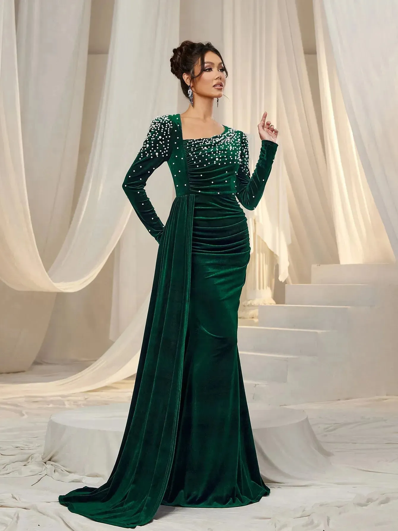 Elegant Pearl Embellished Diagonal Neck Mermaid Hem Velvet Evening Dress