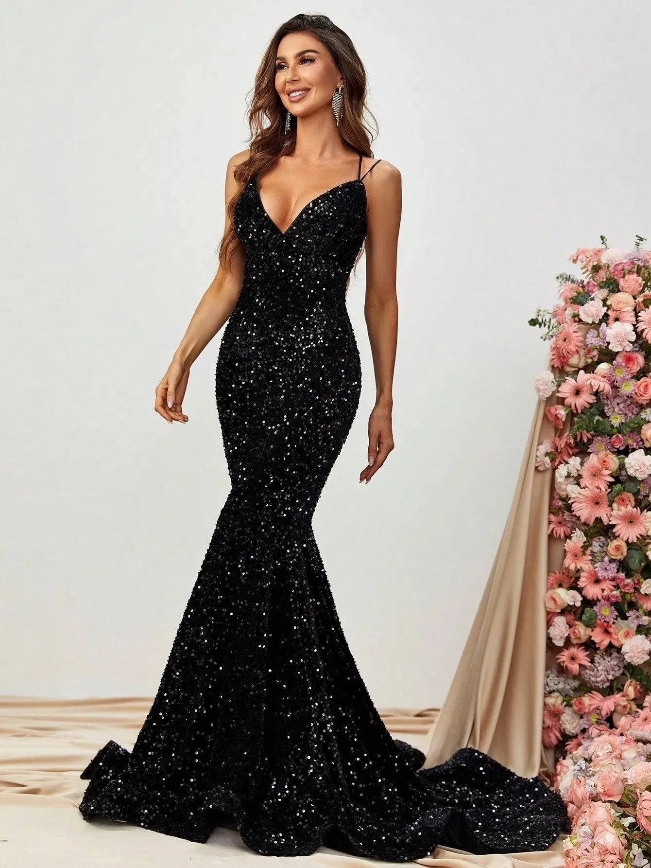 Elegant Spaghetti Strap Sequin Mermaid Dress